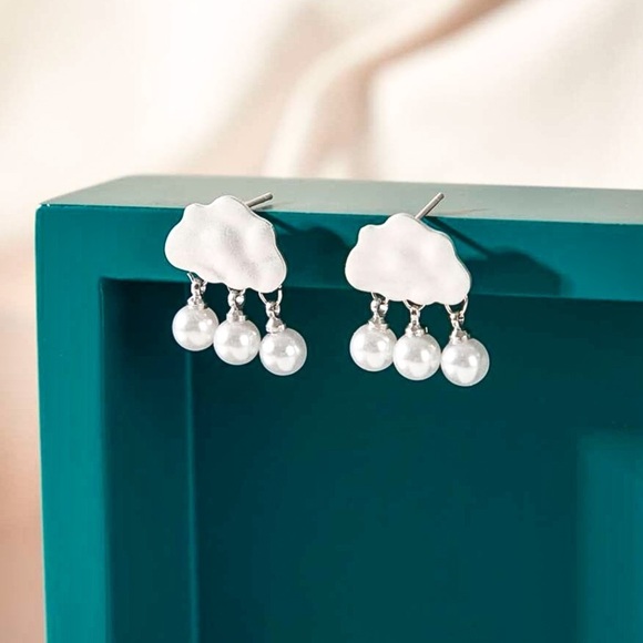 GlitzBlitz Boutique Jewelry - Any 2/$20! Silver Storm Clouds w/Pearl Raindrops Stud Earrings